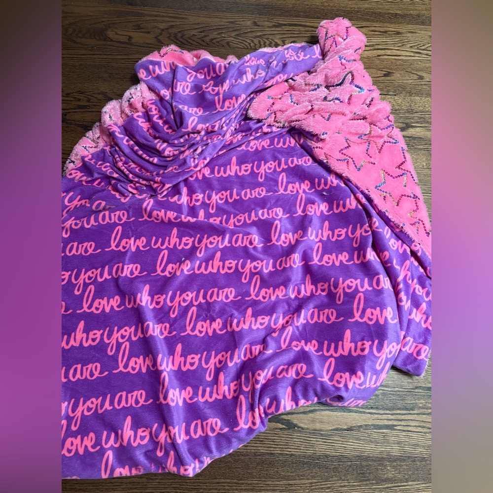 REVERSIBLE JUSTICE PINK AND PURPLE PLUSH BLANKET